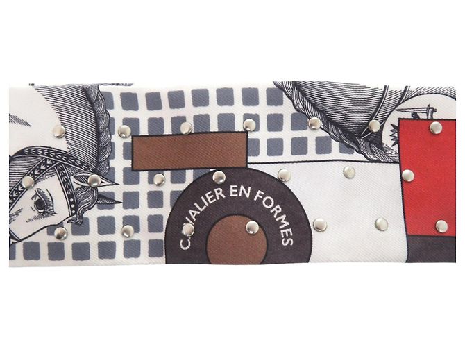 Hermès Hermes Twilly Cloute Cavalier en Forme Scarf con Tachuelas Castaño Blanco - vista 5