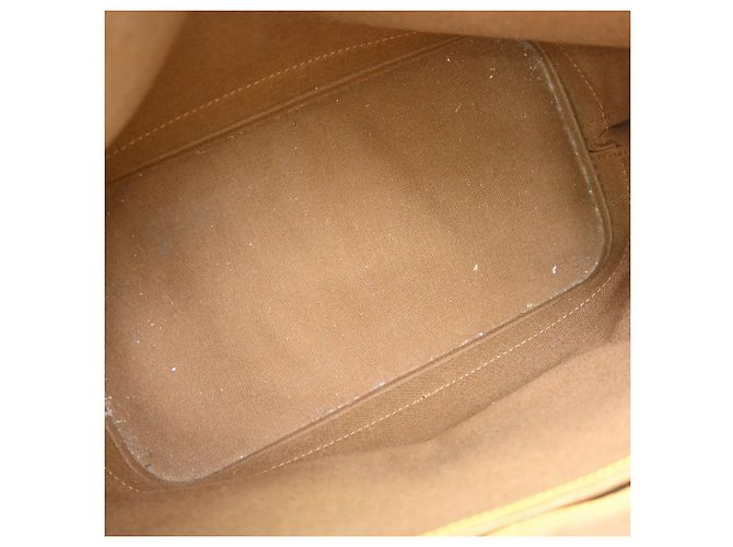 Louis Vuitton Alma Monogram Canvas MM Castaño - vista 3