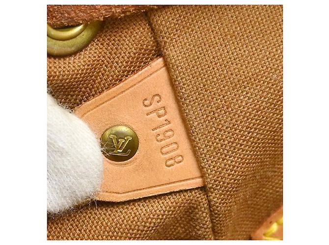 Louis Vuitton Montsouris Monogram MM Marrone - vista 5
