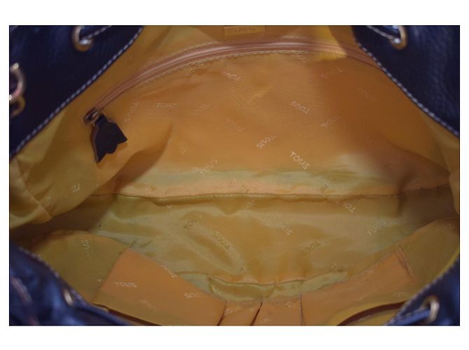Autre Marque Borsa a tracolla TOUS in pelle nera goffrata con orso, coulisse e tasche multiple Nero - vista 16