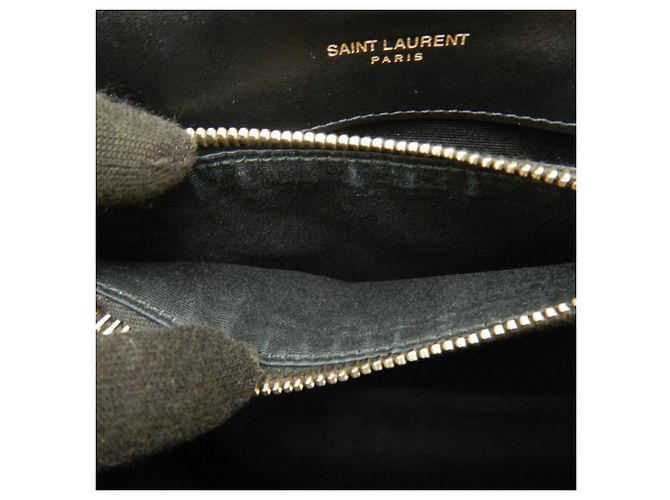 Borsa a tracolla Yves Saint Laurent Loulou Small Matelassé Nero - vista 19