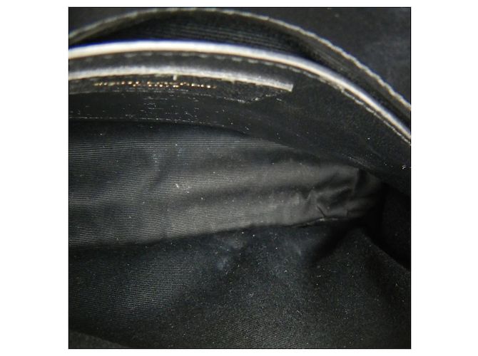 Borsa a tracolla Yves Saint Laurent Loulou Small Matelassé Nero - vista 21
