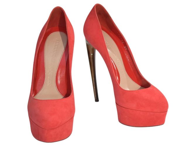 ALEXANDER MCQUEEN Plateau-Pumps mit Stiletto-Absatz aus Wildleder und Resin Coral Red EU 37 Rot - Ansicht 6