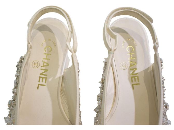 Décolleté slingback basse CHANEL crema impreziosite da perle e cristalli con fiocco CC intrecciato 35.5 Nero Bianco - vista 14