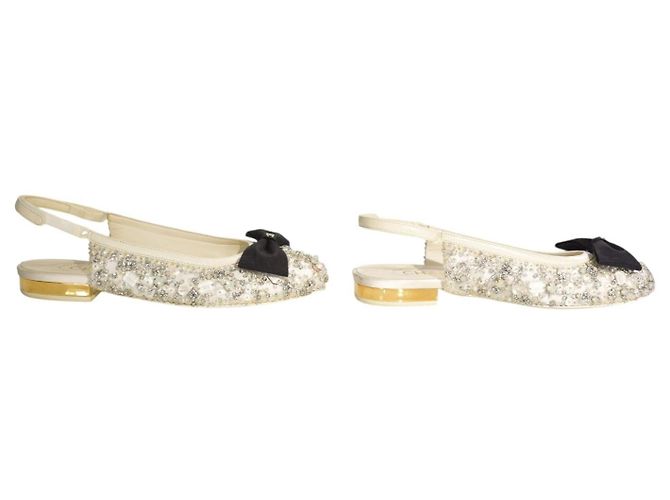 Décolleté slingback basse CHANEL crema impreziosite da perle e cristalli con fiocco CC intrecciato 35.5 Nero Bianco - vista 8