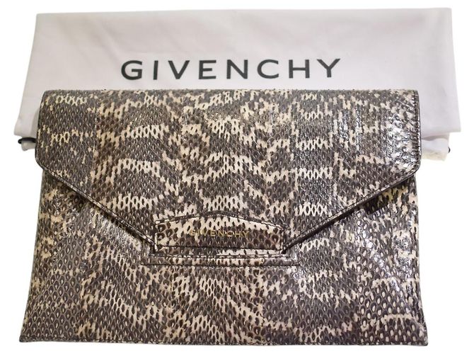 GIVENCHY Antigona Kuvert-Clutch aus Pythonschlange mit Staubbeutel Weiß Grau Python drucken - Ansicht 14