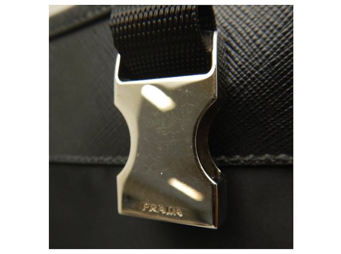 Borsa a tracolla Prada Saffiano Triangle in Nero - vista 12