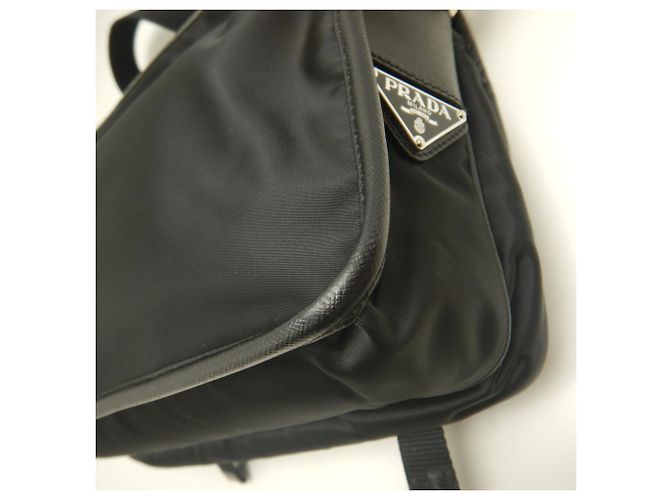 Borsa a tracolla Prada Saffiano Triangle in Nero - vista 17