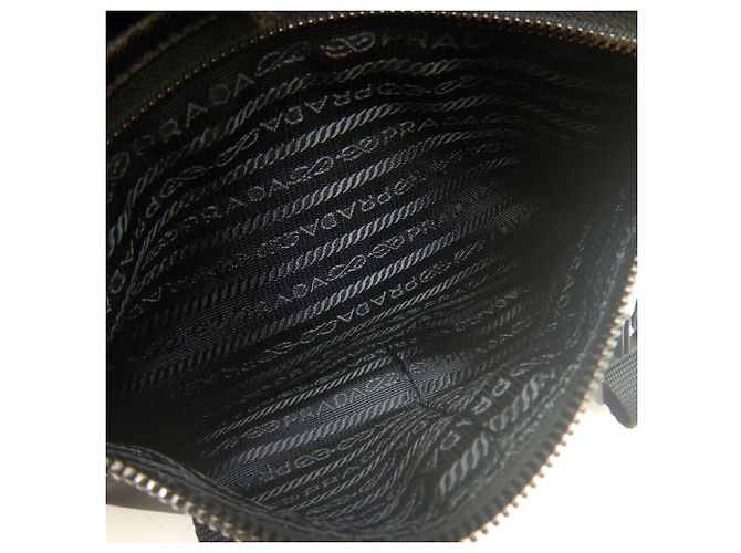 Borsa a tracolla Prada Saffiano Triangle in Nero - vista 18