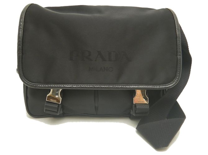 Borsa a tracolla Prada Saffiano Triangle in Nero - vista 2