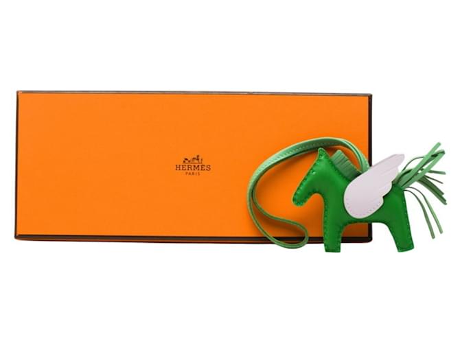 Hermès Hermes Rodeo Charm PM Pegasus Keychain Rosa Verde - vista 5