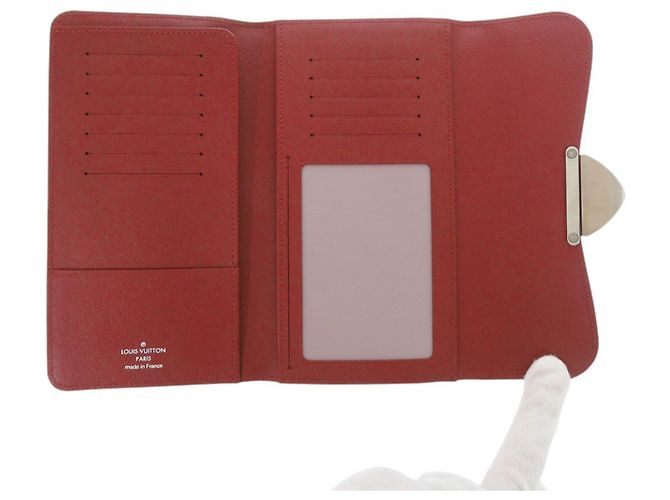 Louis Vuitton Portefeuille Eugenie Epi Red Long Wallet Rosso - vista 4