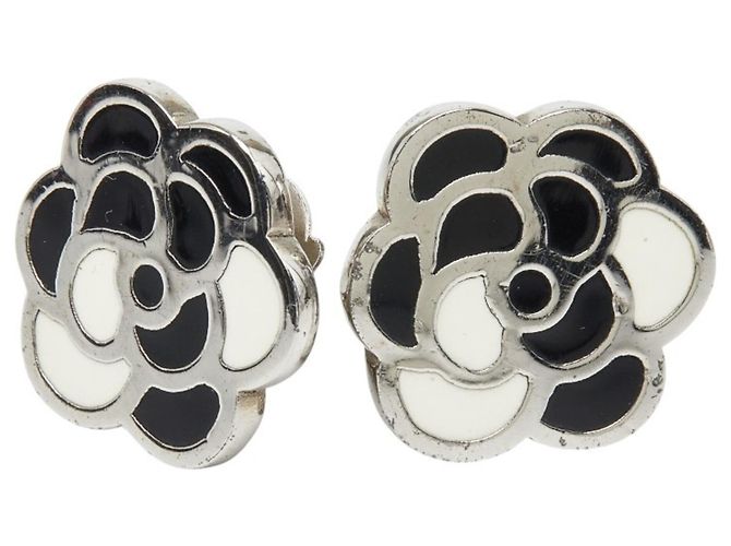 Orecchini a clip Chanel Camellia Nero Argento - vista 2