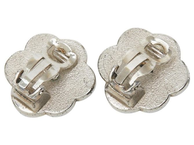 Orecchini a clip Chanel Camellia Nero Argento - vista 3