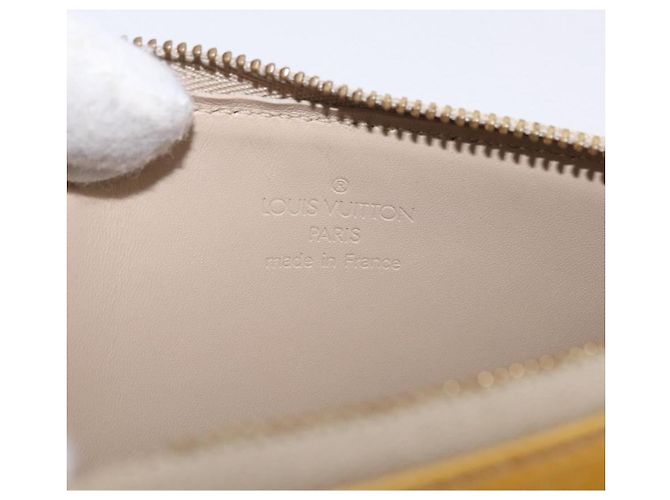Louis Vuitton Lexington Pochette Monogram Vernis Beige - vista 6