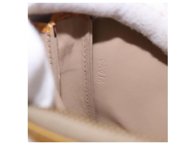 Louis Vuitton Lexington Pochette Monogram Vernis Beige - vista 7