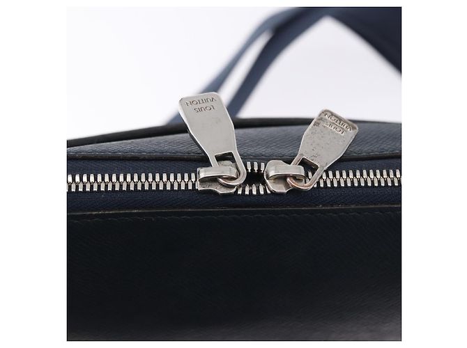 LOUIS VUITTON Taiga Grigri Messenger PM Borsa a tracolla Navy M30236 Auth bs36319 Blu navy - vista 18