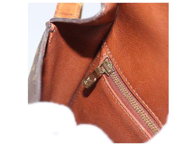 LOUIS VUITTON Monogram Saint Cloud GM Shoulder Bag M51242 LV Auth 193789 Monogramma - vista 24