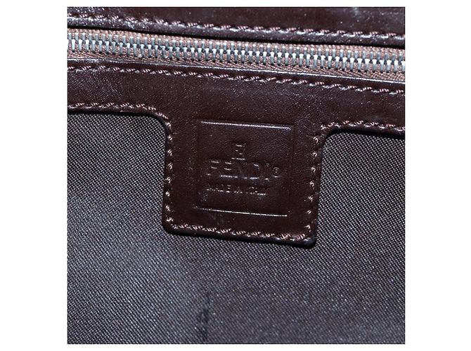 Borsa a tracolla FENDI Zucca Canvas Mamma Baguette Brown Black Auth BA14215V Marrone Nero - vista 21
