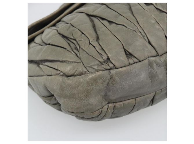 Borsa a tracolla Miu Miu Matelassé in pelle grigia e oro autentica 194661A Marrone D'oro - vista 14