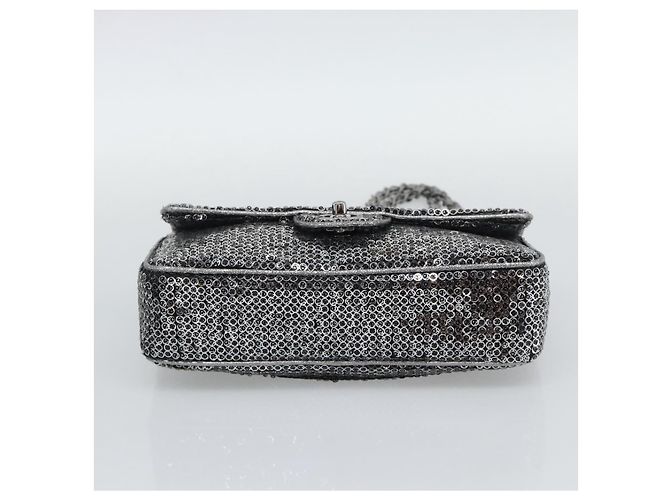 Borsa a tracolla CHANEL Matelasse 25 con catena e paillettes argento CC Auth BA14607SM - vista 5