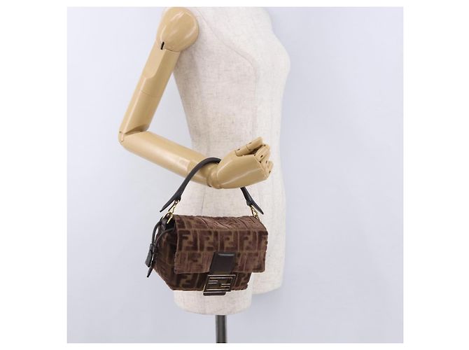 Borsa a tracolla FENDI Zucca Canvas Mamma Baguette Marrone Oro Auth 195343M D'oro - vista 23