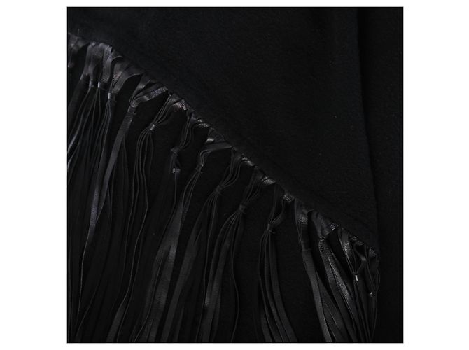 Chal de flecos Hermès de cachemira y cuero negro - vista 5