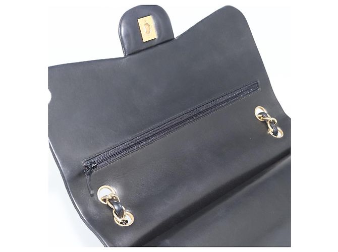 Borsa a tracolla CHANEL Matelasse 30 in pelle d'agnello con catena, oro e nero, CC Auth 194866SM D'oro - vista 17
