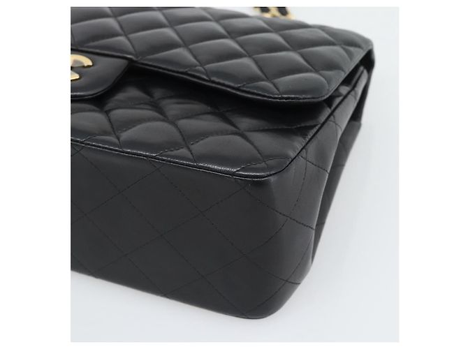 Borsa a tracolla CHANEL Matelasse 30 in pelle d'agnello con catena, oro e nero, CC Auth 194866SM D'oro - vista 9