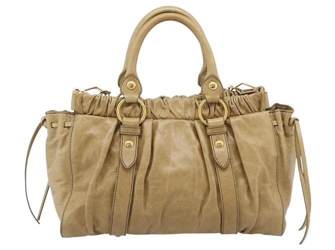 Borsa a mano Miu Miu in pelle 2way Beige Gold Auth 194762M D'oro - vista 2