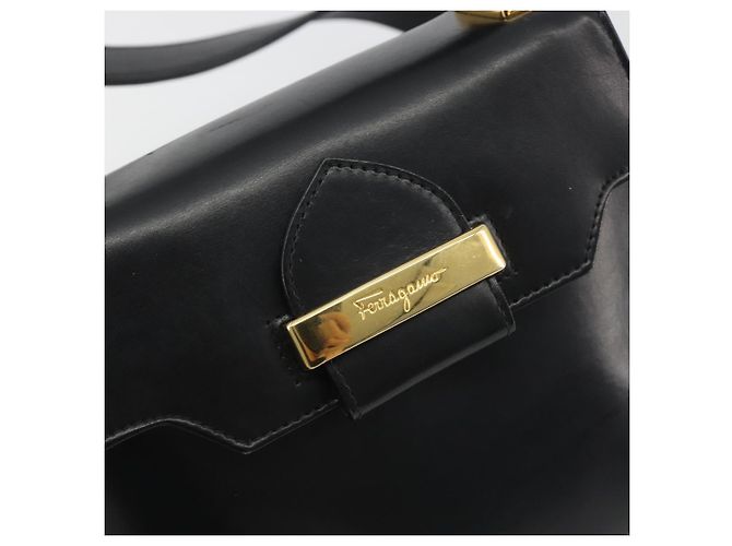 Borsa a tracolla Salvatore Ferragamo in pelle nera e oro Auth 195262 Nero D'oro - vista 17