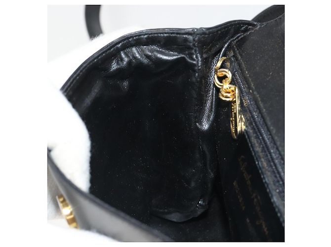 Borsa a tracolla Salvatore Ferragamo in pelle nera e oro Auth 195262 Nero D'oro - vista 20