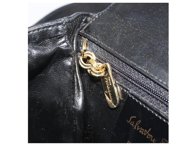Borsa a tracolla Salvatore Ferragamo in pelle nera e oro Auth 195262 Nero D'oro - vista 21