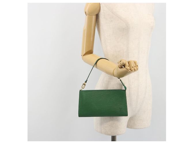 LOUIS VUITTON Epi Pochette Accessoires Accessory Pouch Green M52984 Auth BA14192 Verde - vista 20