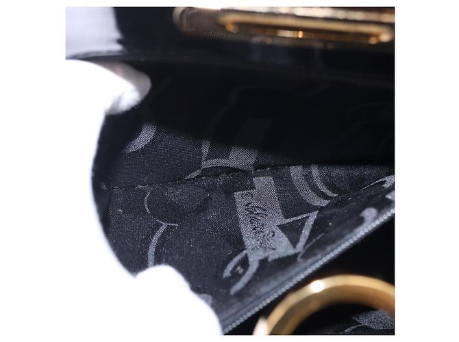 Borsa a tracolla Salvatore Ferragamo Gancini Chain Patent Black Gold Auth ka5550A - vista 20