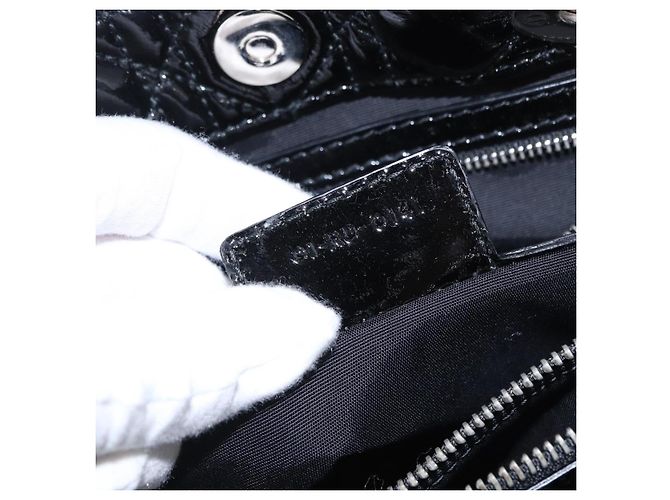 Borsa a catena Lady Dior Christian Dior in pelle verniciata nera e argento Auth BA14101V Nero - vista 11