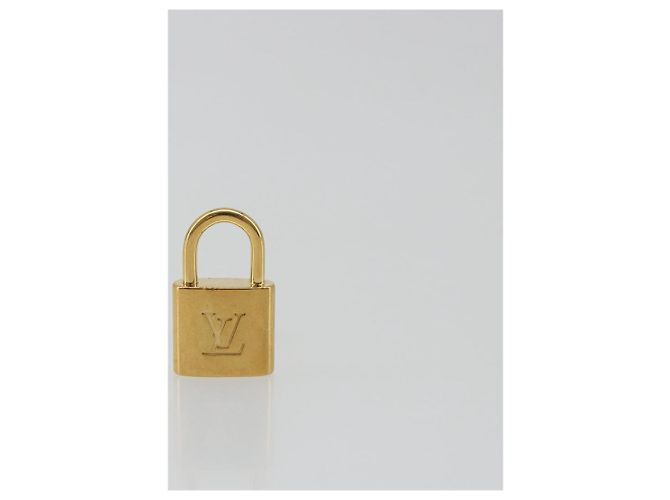 Gemelli LOUIS VUITTON Padlock Cuffs metallo Gold LV Auth 195158 D'oro - vista 2