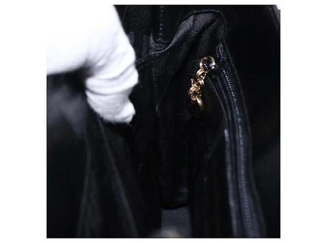 Bolsa Salvatore Ferragamo Gancini em couro 2way Preta Dourada Auth 192528A Preto Dourado - vista 24