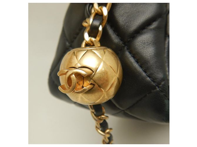 Borsa a spalla Chanel Matelassé Small Hobo con catena Nero - vista 23
