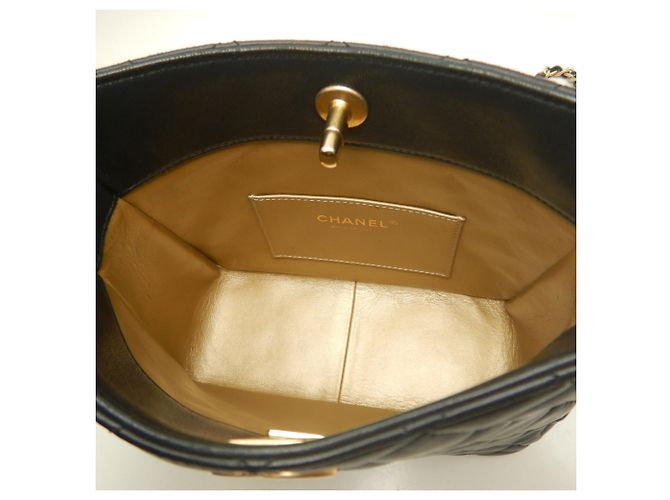 Borsa a spalla Chanel Matelassé Small Hobo con catena Nero - vista 4