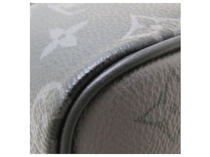 Louis Vuitton Monogram Eclipse Keepall Bandoulière 25 Nero - vue 18