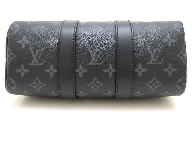 Louis Vuitton Monogram Eclipse Keepall Bandoulière 25 Nero - vue 4