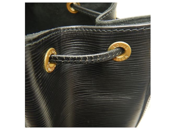 Noe Borsa a tracolla Louis Vuitton Epi Petit Noé Nero - vista 12