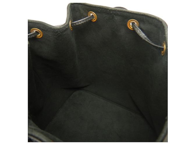 Noe Borsa a tracolla Louis Vuitton Epi Petit Noé Nero - vista 18