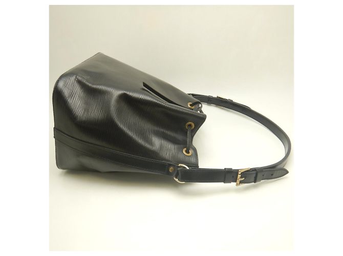 Noe Borsa a tracolla Louis Vuitton Epi Petit Noé Nero - vista 5