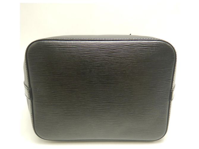 Noe Borsa a tracolla Louis Vuitton Epi Petit Noé Nero - vista 6