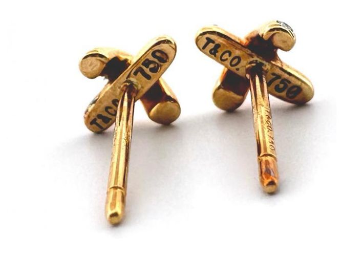 Orecchini Tiffany & Co. in oro giallo 18K con diamanti a forma di croce - vista 4