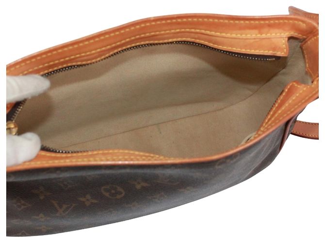 Borsa a tracolla Louis Vuitton Monogram Hudson GM Marrone Monogramma - vista 8