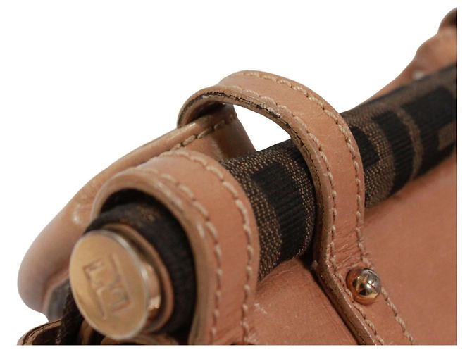 Bolso FENDI Turnlock Borsamagic Zucca Castaño Beige - vista 19