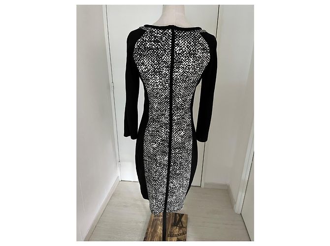 Abito midi bianco e nero Karen Millen - vista 2
